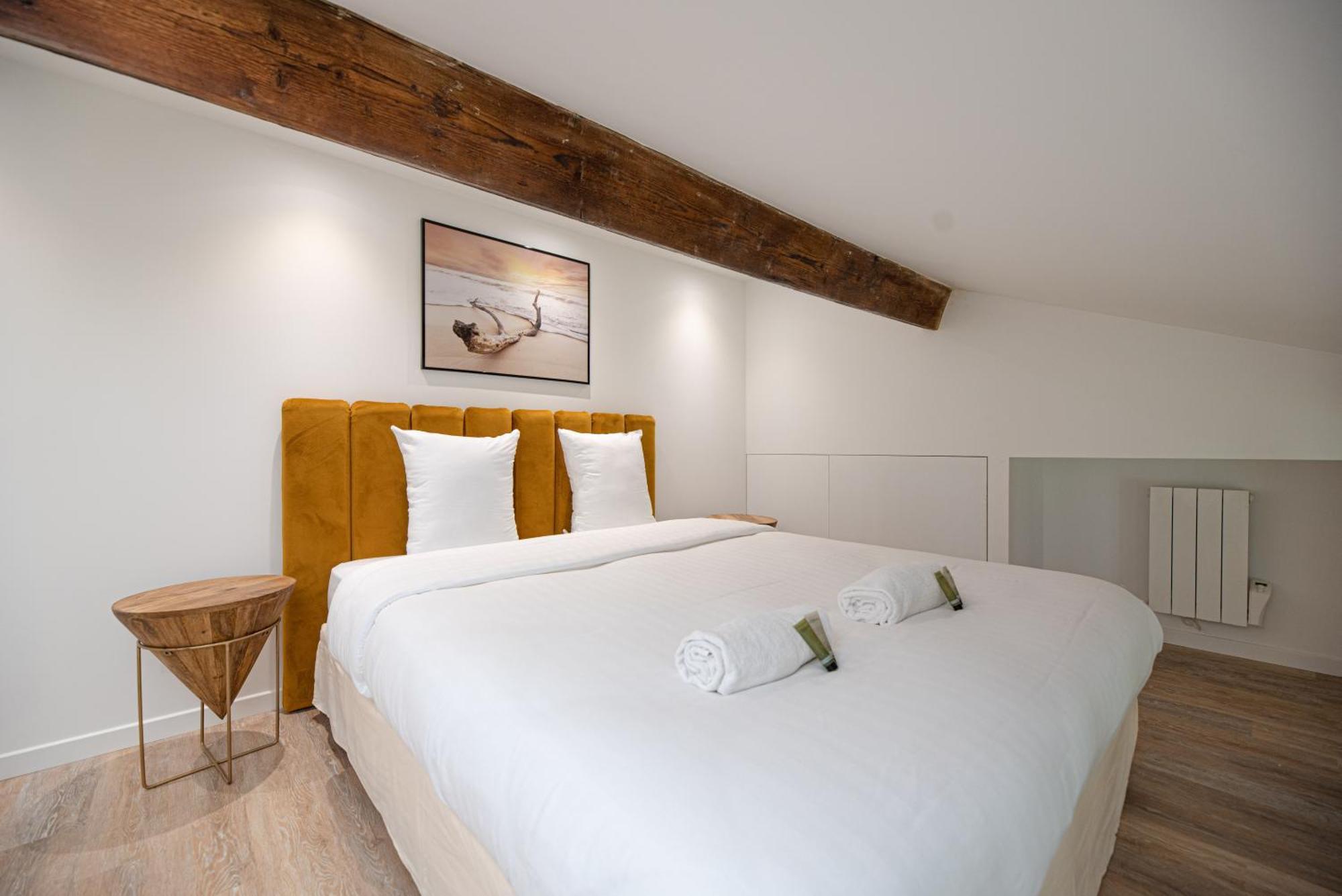 Loft In Paris Apartment Room photo